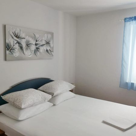 Apartment Tempera Povlja  Luaran gambar