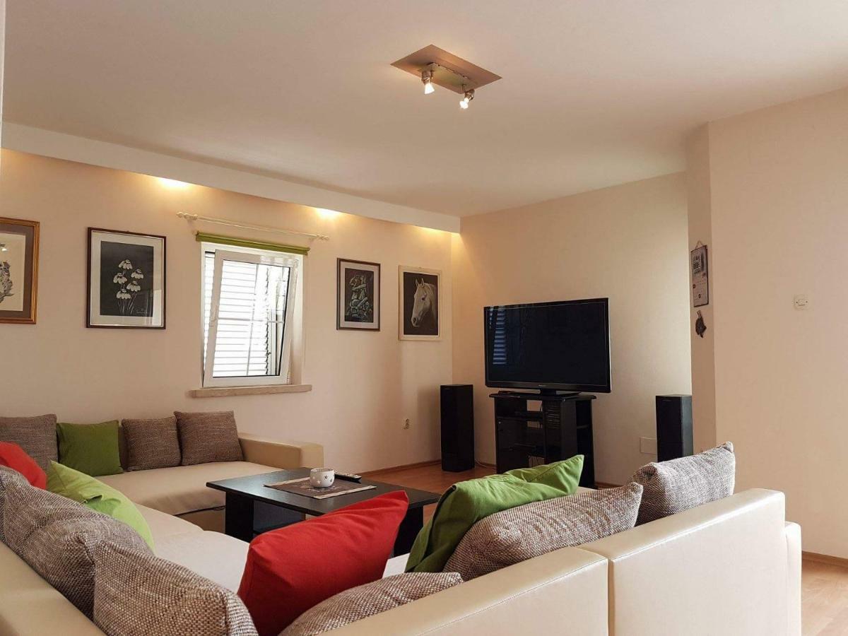Apartment Tempera Povlja  Luaran gambar