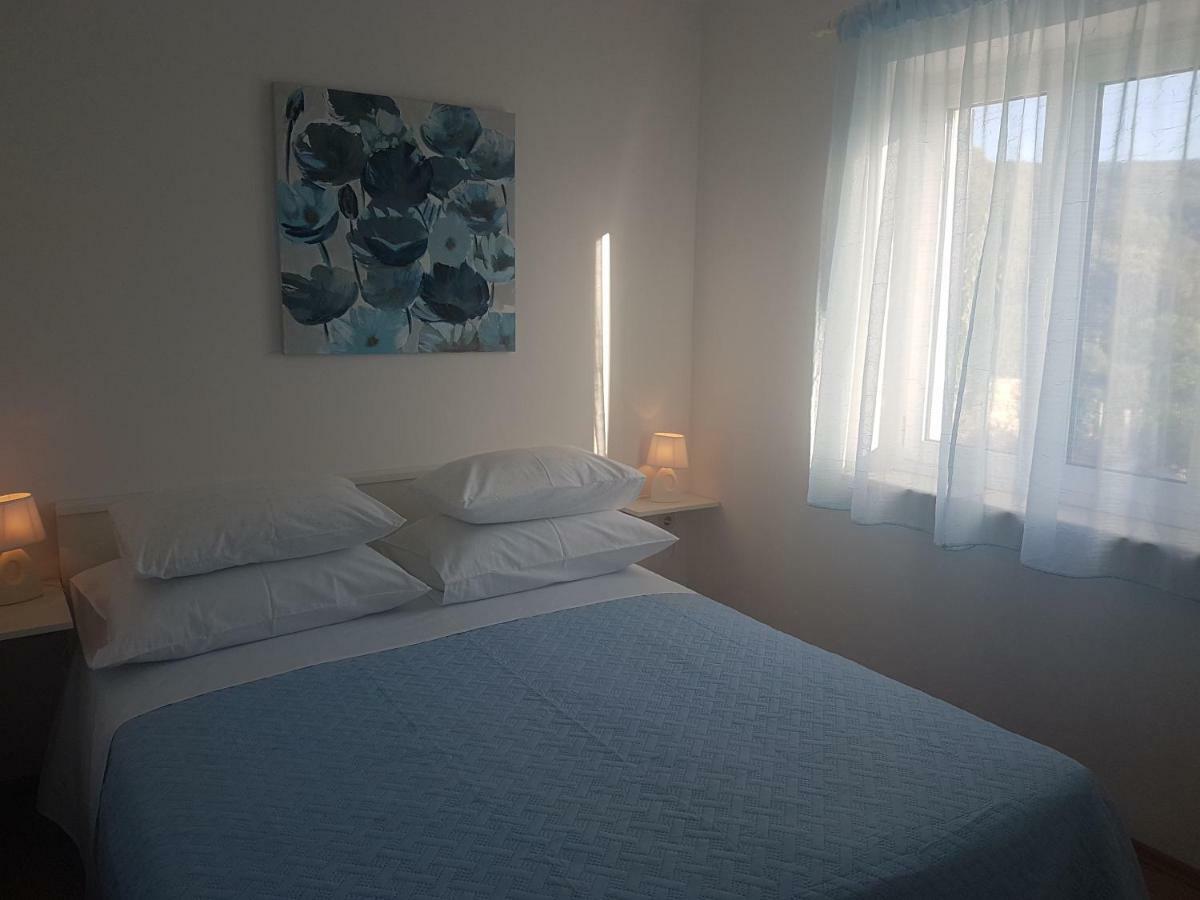 Apartment Tempera Povlja  Luaran gambar